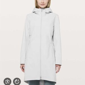 Lululemon Waterproof Rain Jacket in Light Chrome Size 2